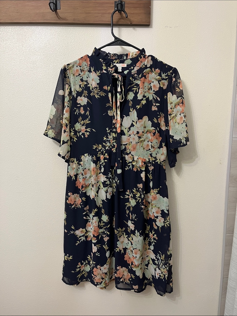Gianni Bini Navy Floral Tie-Neck Short Dress